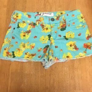Cute juniors floral shorts